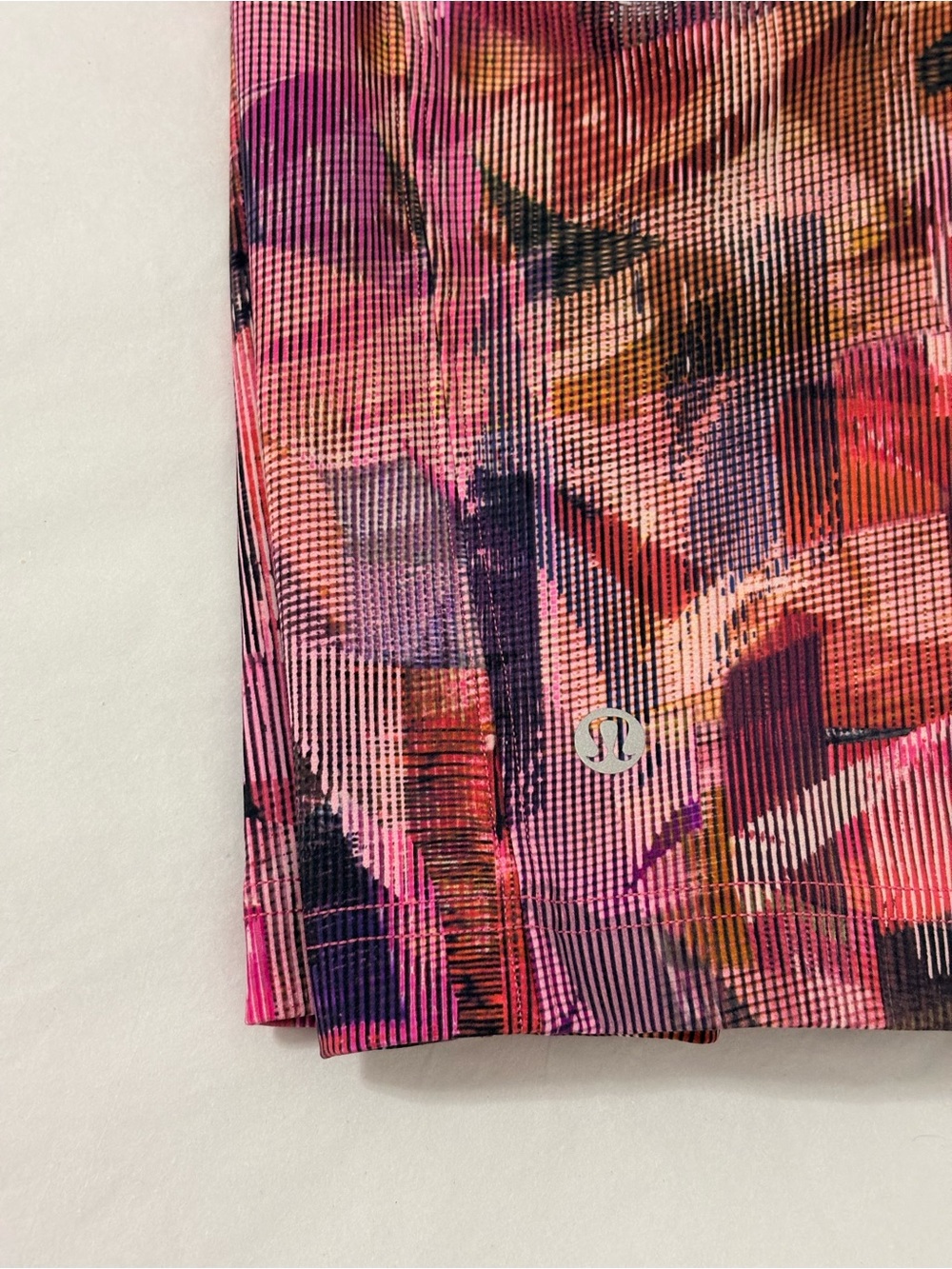 Lululemon On Pace Short Sz 6 Sun Dazed Multi Pink EUC - Picture 5 of 6